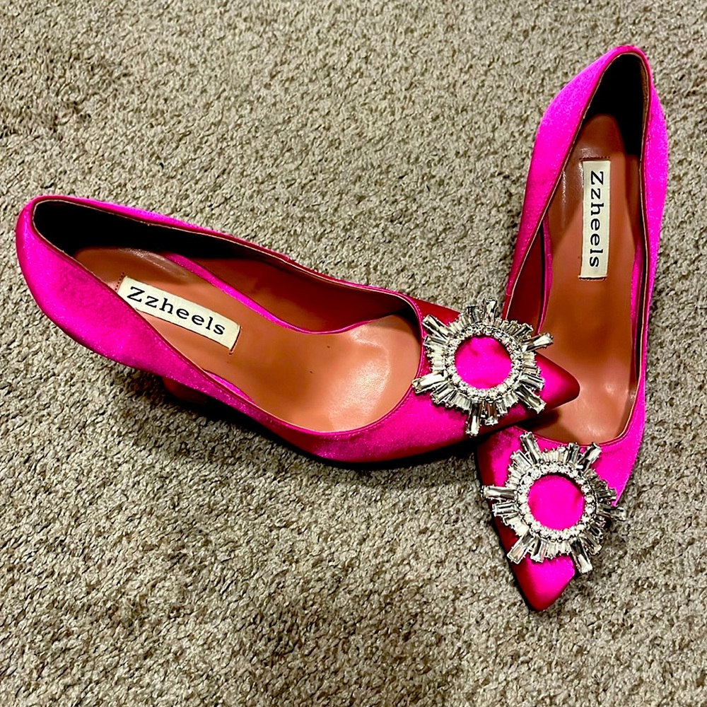 Zzheels Women's Rhinestone Triangle Heel Pumps Pointed Toe.